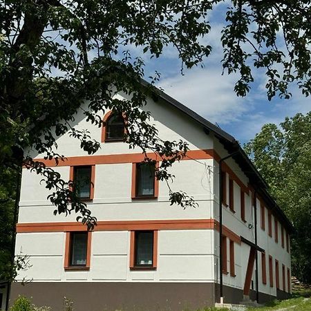 Dobrany Tkalcovna U Zlateho Potoka公寓式酒店 外观 照片