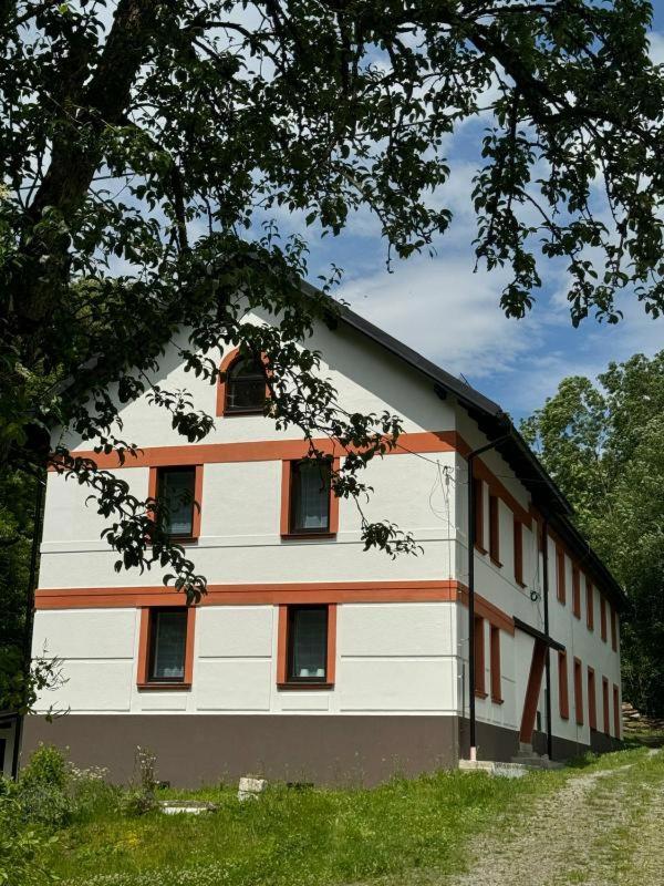 Dobrany Tkalcovna U Zlateho Potoka公寓式酒店 外观 照片